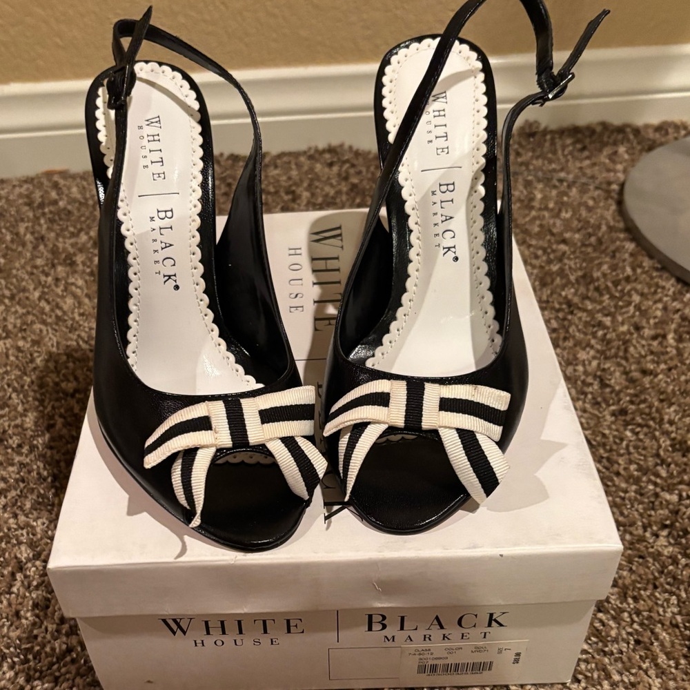 White House Black Market classy Black  and White Heels with Bow Accent-NIB /tag